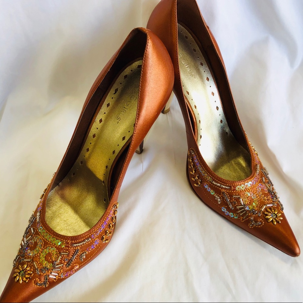 Stunning BCBS Girl Copper/Brown Embossed Pumps